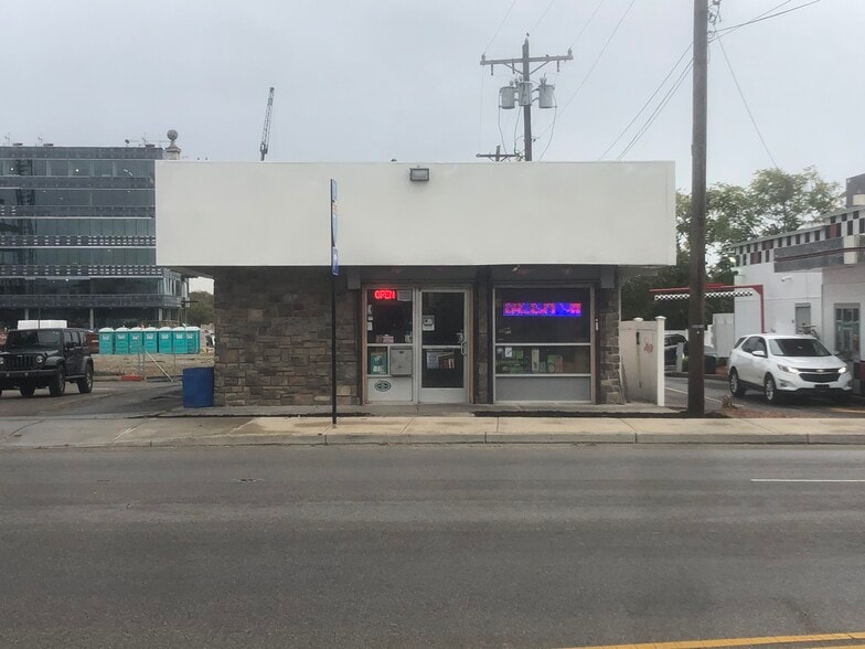 3016 Reading Rd, Cincinnati, OH à vendre - Photo du bâtiment - Image 2 de 2