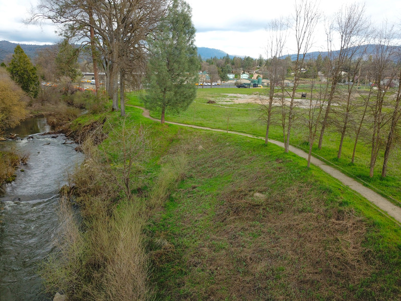 49177 Road 426, Oakhurst, CA for sale - Building Photo - Image 1 of 1