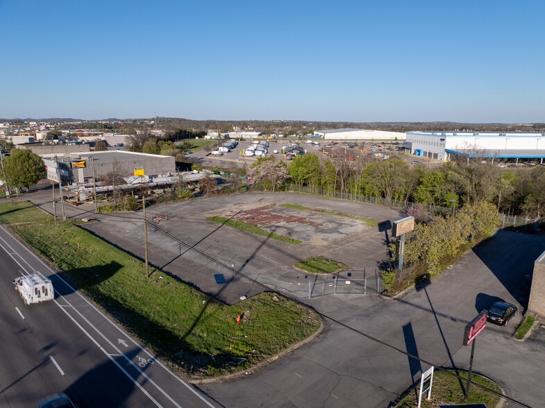 1557 N Gallatin Pike, Madison, TN for sale - Building Photo - Image 3 of 8