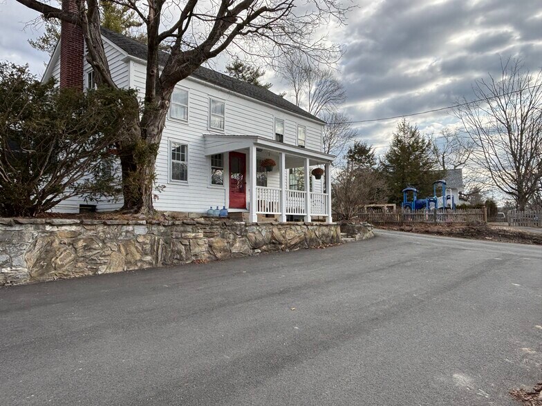 44 Main St, Great Barrington, MA à vendre - Photo du bâtiment - Image 2 de 24