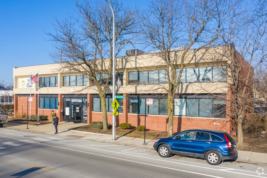 5559 N Elston Ave, Chicago, IL à louer - Photo du bâtiment - Image 1 de 7