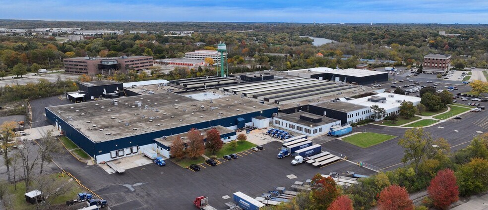 900 N State St, Elgin, IL for lease - Building Photo - Image 1 of 12