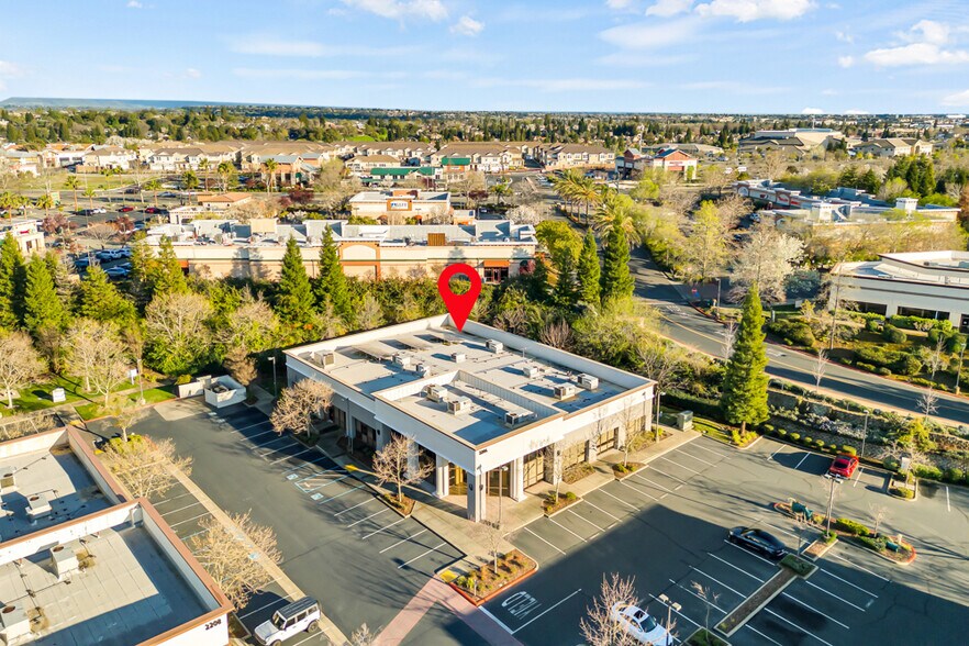 2206 Plaza Dr, Rocklin, CA à vendre - Photo du bâtiment - Image 3 de 34