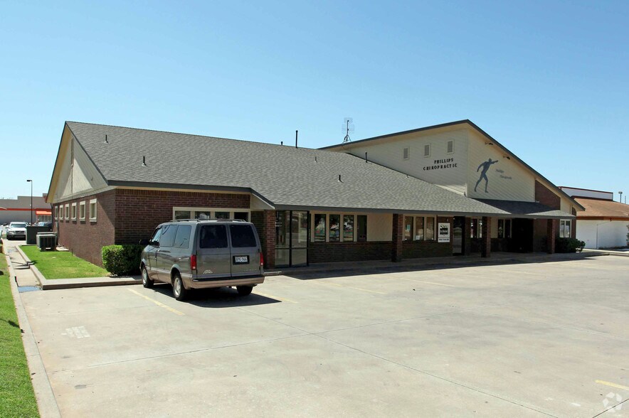 4008-4010 NW Cache Rd, Lawton, OK for lease - Building Photo - Image 2 of 4