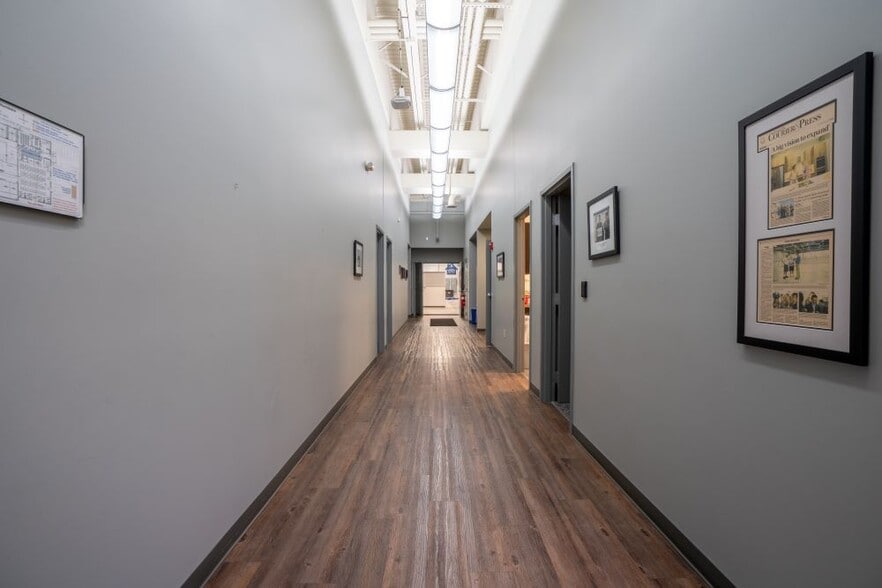 900 W Indiana St, Evansville, IN for lease - Interior Photo - Image 3 of 32