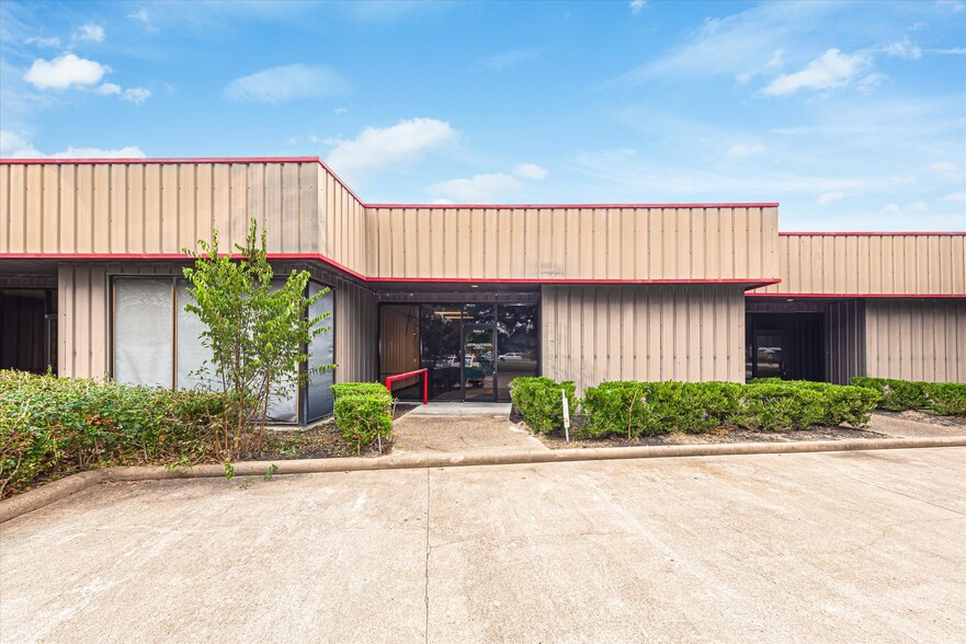 14350 Cypress North Houston Rd, Cypress, TX for lease - Building Photo - Image 1 of 48