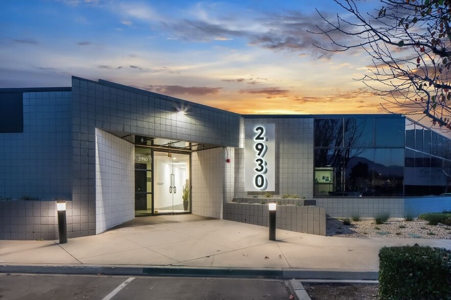 2930 Inland Empire Blvd, Ontario, CA for lease - Building Photo - Image 2 of 21