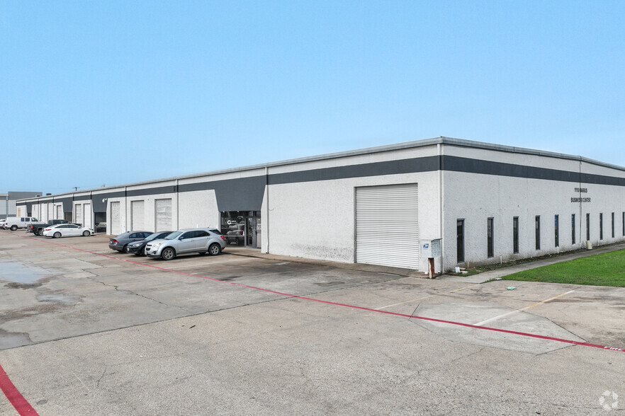 1110 W Harris Rd, Arlington, TX for lease - Building Photo - Image 1 of 20