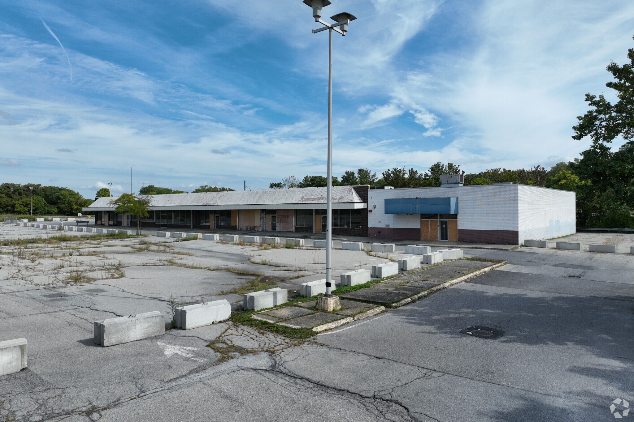 627-643 Dutchess Tpke, Poughkeepsie, NY à vendre Photo principale- Image 1 de 5