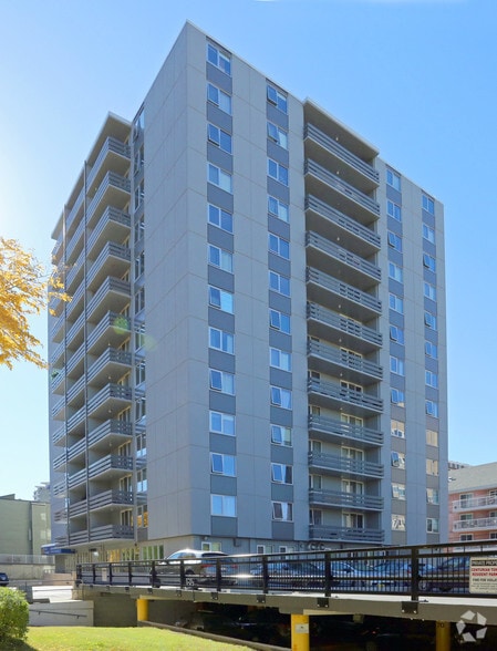 10160 116th St NW, Edmonton, AB for sale - Primary Photo - Image 2 of 8