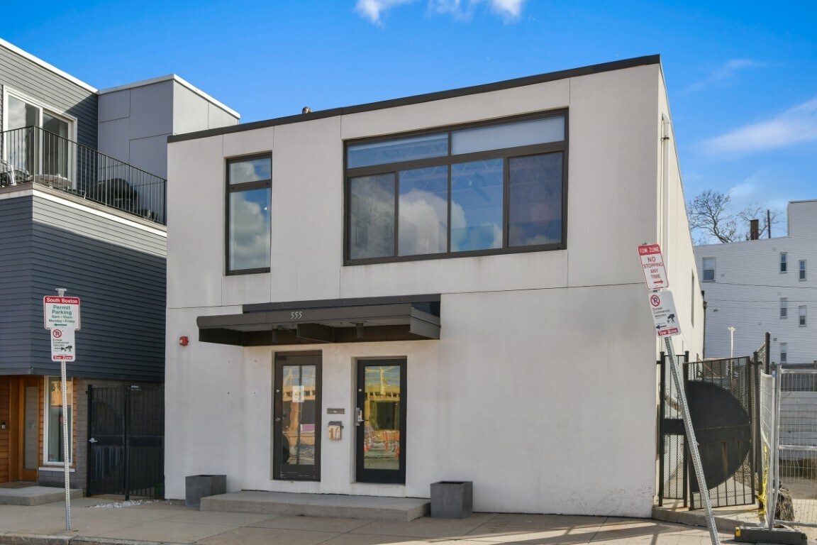 555 E 2nd St, South Boston, MA for lease Building Photo- Image 1 of 26