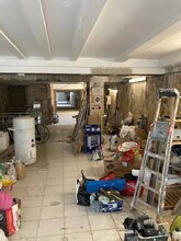 Retail in Paris for lease Building Photo- Image 2 of 3