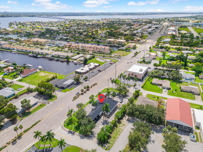 4106 Del Prado Blvd S, Cape Coral, FL à vendre - Photo du b timent - Image 3 de 24