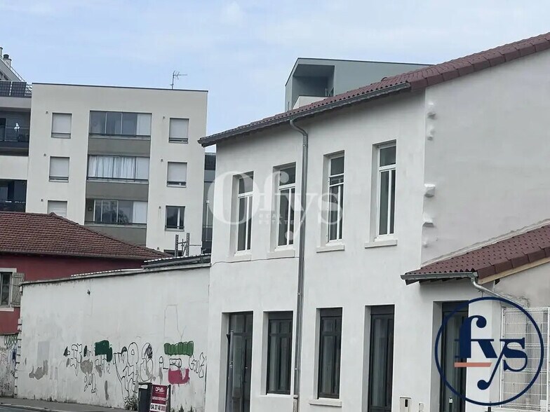 Bureau dans Lyon à louer - Photo du bâtiment - Image 3 de 12