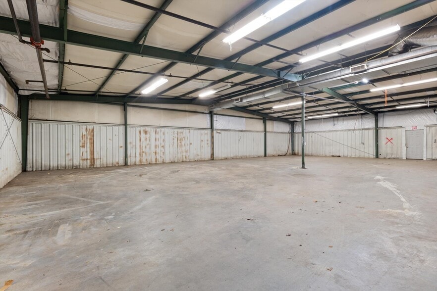 1811-1813 Old Estill Springs Rd, Tullahoma, TN for lease - Building Photo - Image 2 of 62