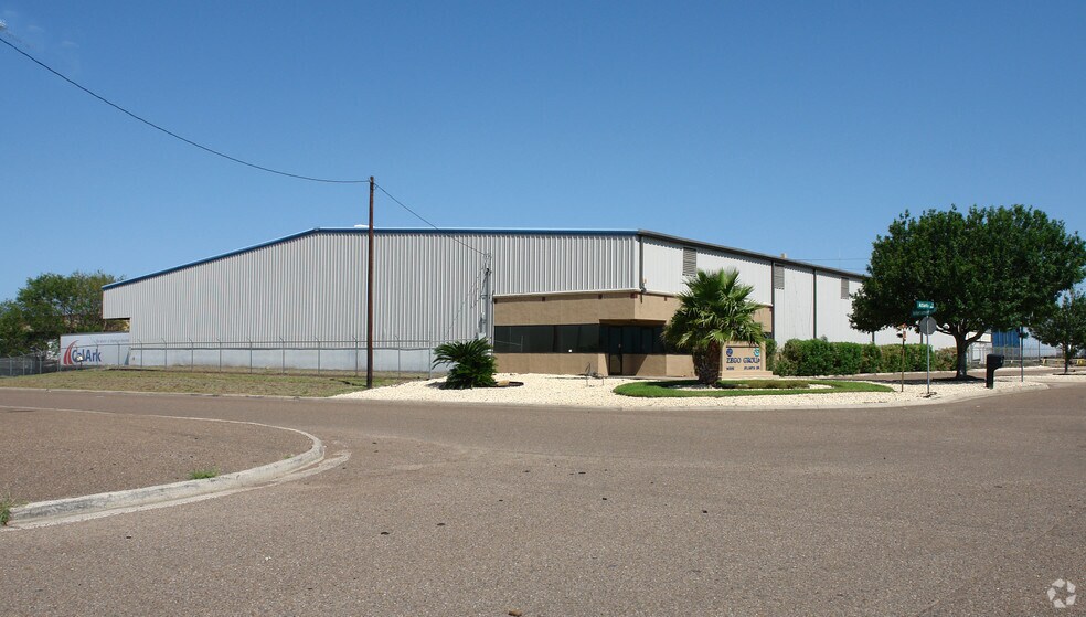 14202 Atlanta Dr, Laredo, TX for lease - Primary Photo - Image 1 of 27