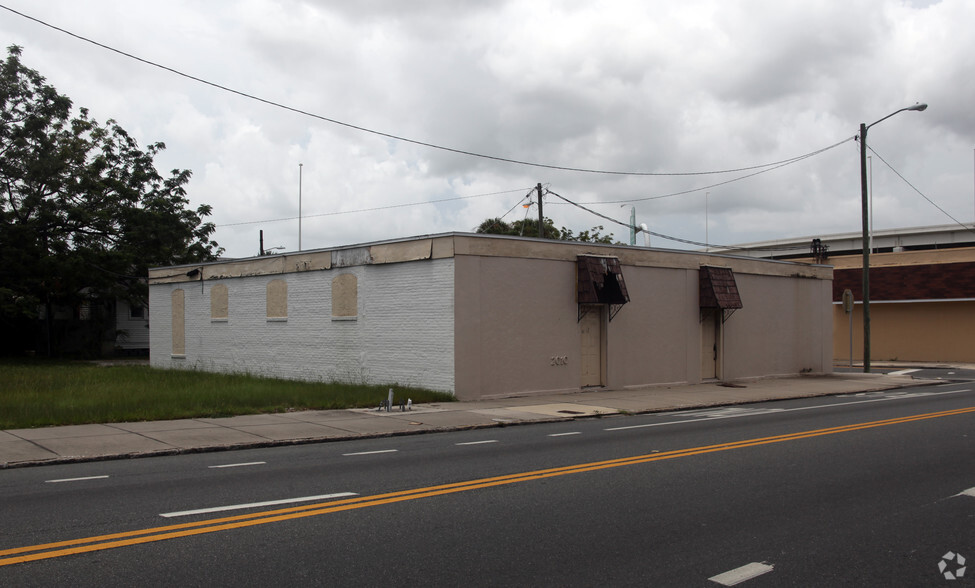 2010 N Nebraska Ave, Tampa, FL for lease - Building Photo - Image 2 of 2