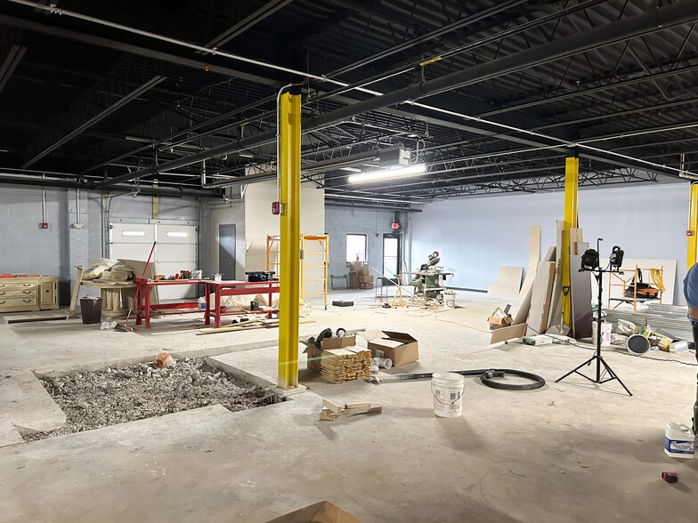 224 N Stewart Ave, Springfield, MO for lease - Building Photo - Image 3 of 29