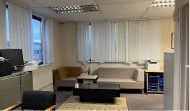 Gatehouse Clos, Aylesbury for lease Interior Photo- Image 2 of 8