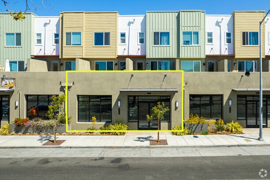 986 W Grand Ave, Oakland, CA à louer - Photo du bâtiment - Image 2 de 32
