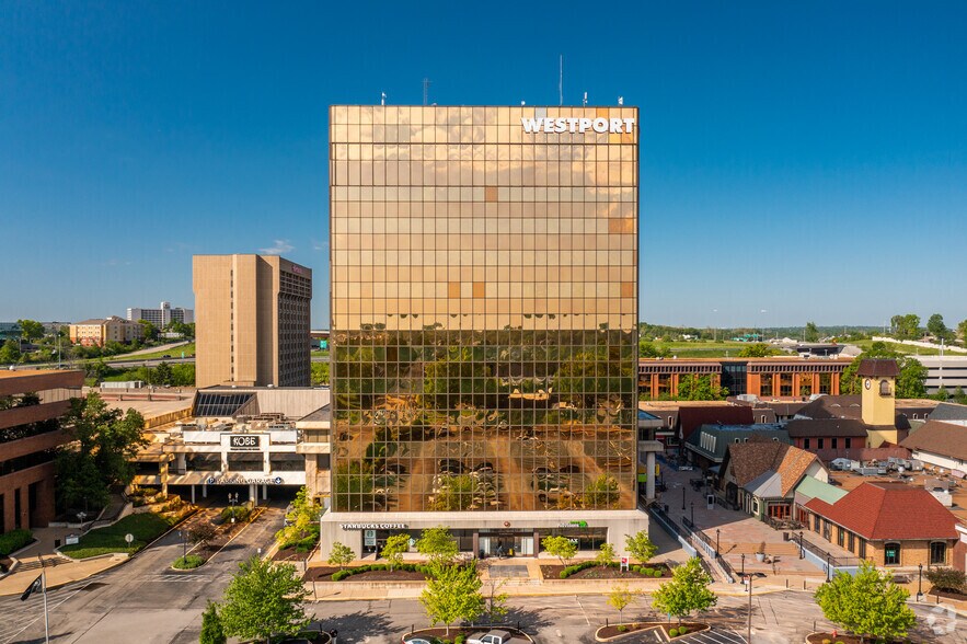 102 Westport Plaza Dr, Saint Louis, MO à louer - Photo du bâtiment - Image 2 de 3