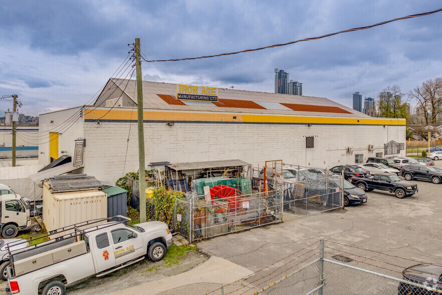2755 Boundary Rd, Vancouver, BC à vendre - Photo du bâtiment - Image 2 de 3