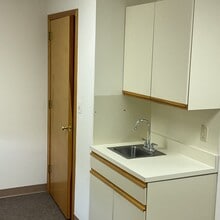 15 Rockland Ter, Verona, NJ for lease Interior Photo- Image 2 of 14