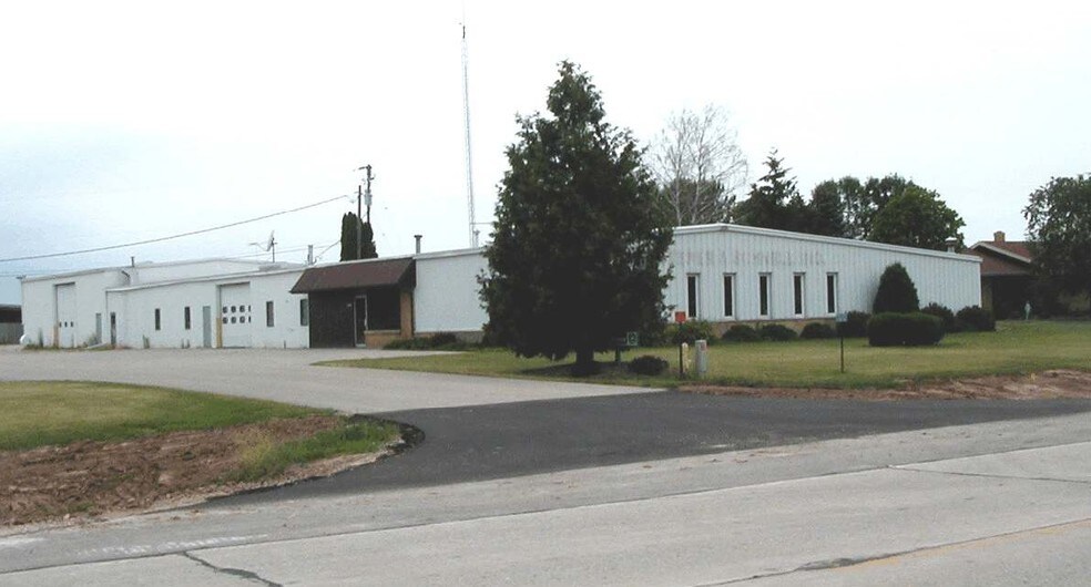 5276 County Road R, Denmark, WI for sale - Primary Photo - Image 1 of 1