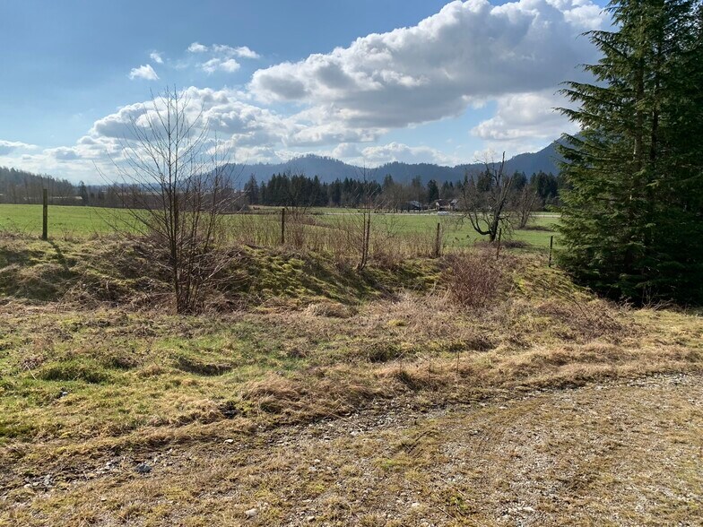 Seux Road and Silvester Road, Fraser Valley, BC à vendre - Photo du bâtiment - Image 2 de 8