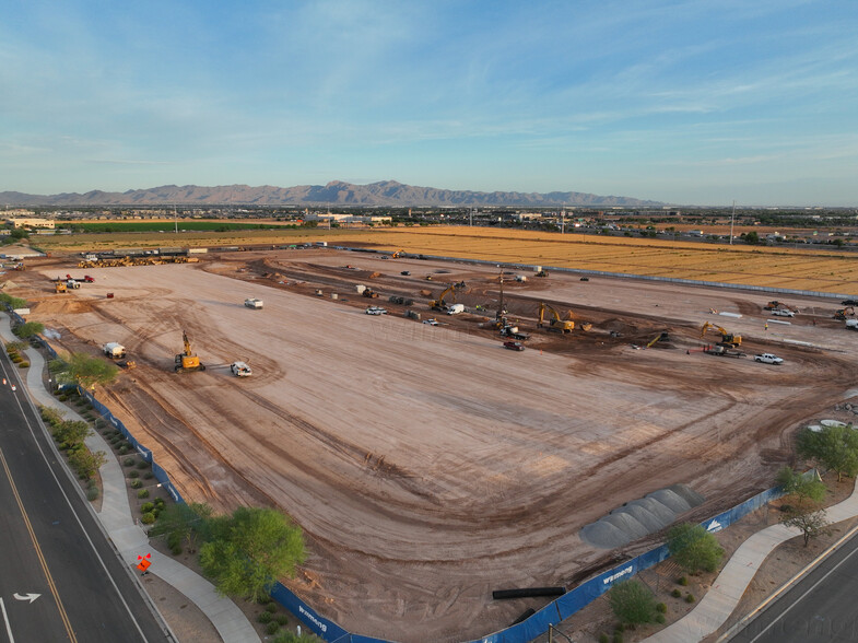 NEC of Celebrate Life Way & Bullard Ave, Goodyear, AZ à louer - Photo du b timent - Image 3 de 5