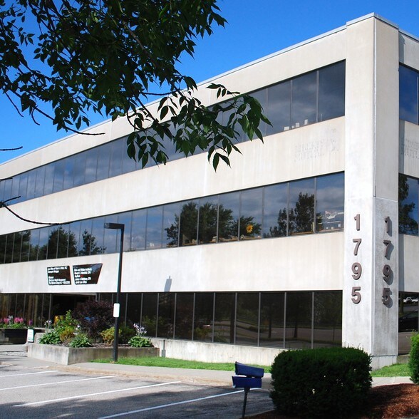 1795 Williston Rd, South Burlington, VT à louer - Photo du bâtiment - Image 2 de 9