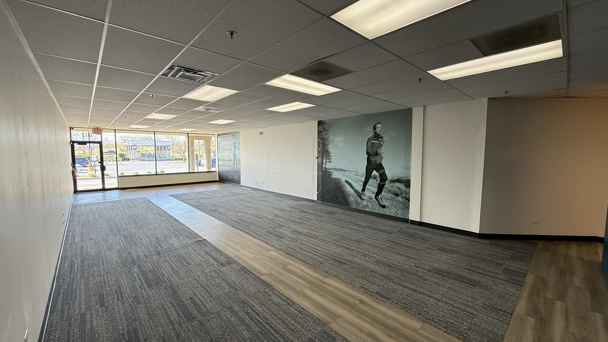 1600 Algonquin Rd, Hoffman Estates, IL for lease Interior Photo- Image 1 of 11