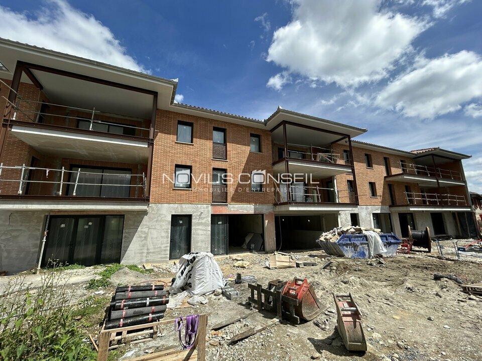 Retail in Rouffiac-Tolosan for lease Building Photo- Image 1 of 12