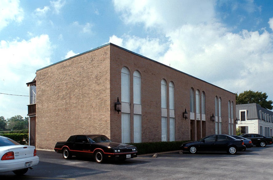 9127 Katy Fwy, Houston, TX for lease - Primary Photo - Image 1 of 2