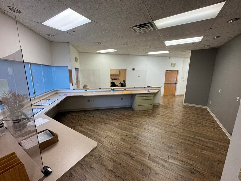 5319 Hoag Dr, Sheffield Village, OH for lease - Building Photo - Image 3 of 19