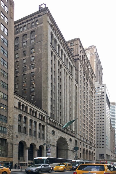 110 E 42nd St, New York, NY for lease - Building Photo - Image 2 of 19