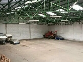 Plus de détails pour Local d'activités à louer