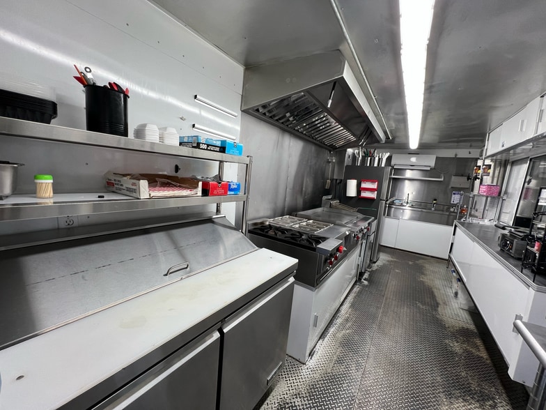 300 E Magnolia Ave, Geneva, AL for sale - Building Photo - Image 2 of 24