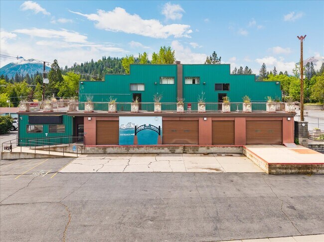 More details for 360 College Ave, Weed, CA - Industrial for Sale