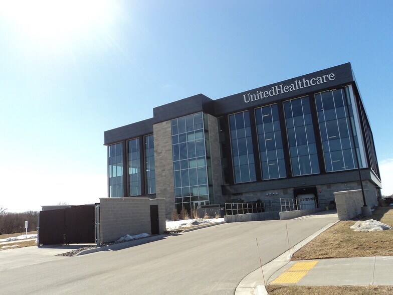 2020 Innovation Ct, De Pere, WI à louer - Photo du bâtiment - Image 2 de 49