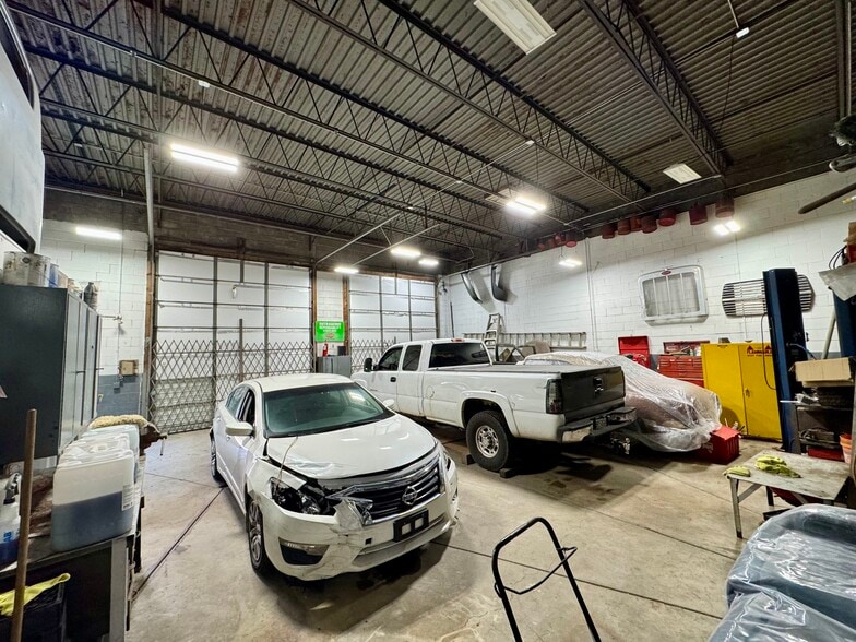 4101 S Oakley Ave, Chicago, IL for sale - Building Photo - Image 3 of 8