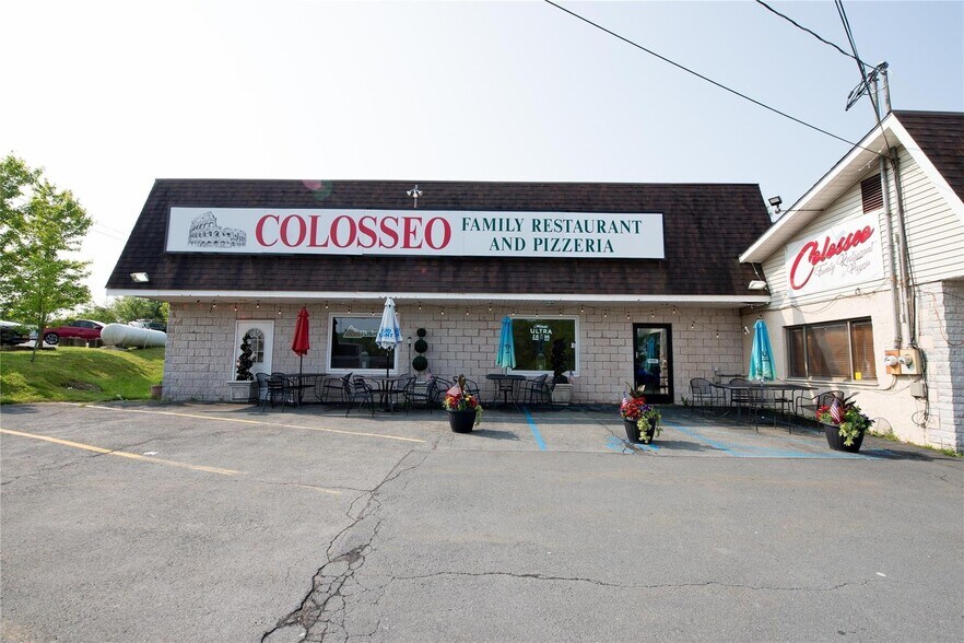 28 Raceway Rd, Monticello, NY à vendre - Photo du bâtiment - Image 2 de 31