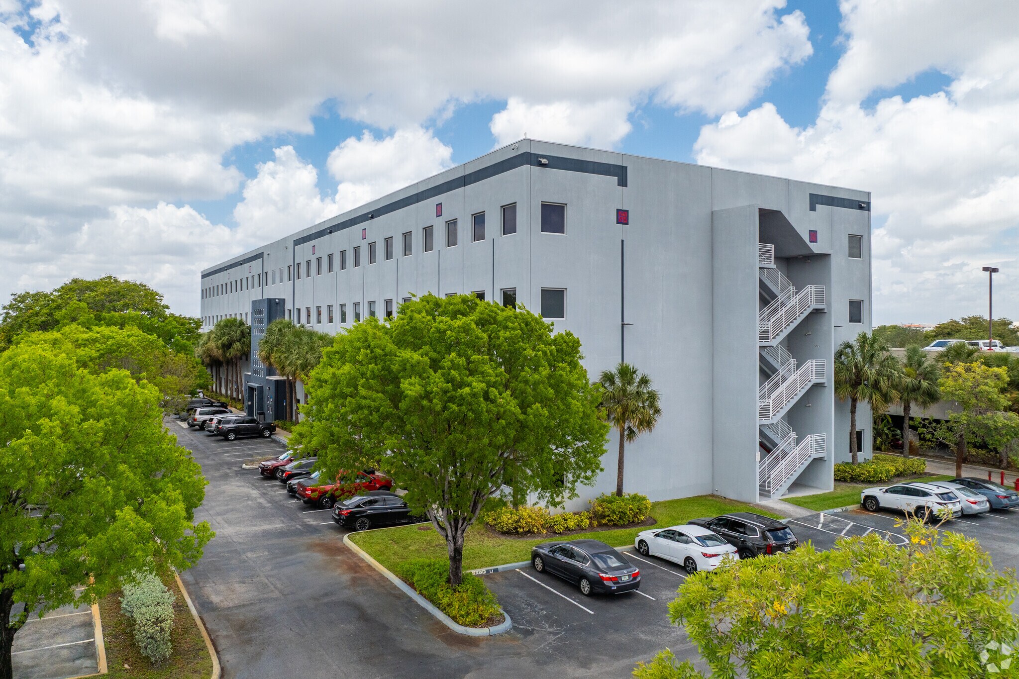7791 NW 46th St, Doral, FL à vendre Photo du bâtiment- Image 1 de 9