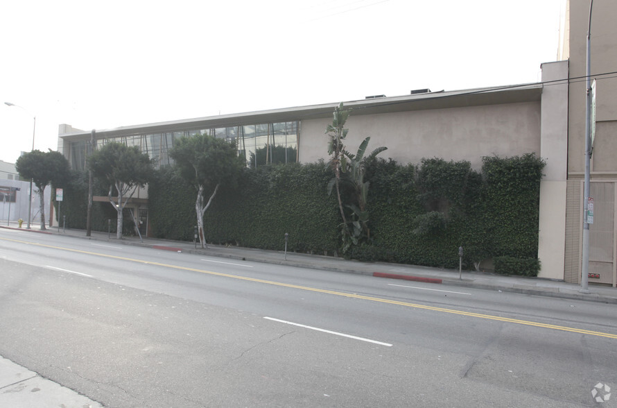 6350 Santa Monica Blvd, Los Angeles, CA for lease - Building Photo - Image 3 of 4