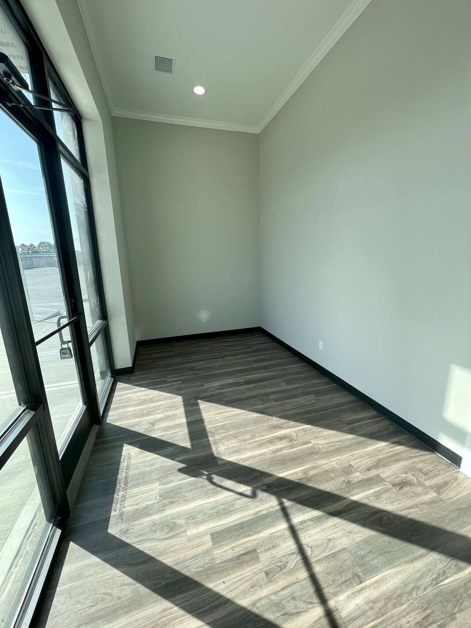 8265 FM 1488 Rd, Magnolia, TX for lease Interior Photo- Image 1 of 8