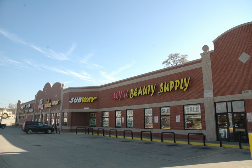 14601-14649 W 8 Mile Rd, Detroit, MI for lease - Building Photo - Image 2 of 4