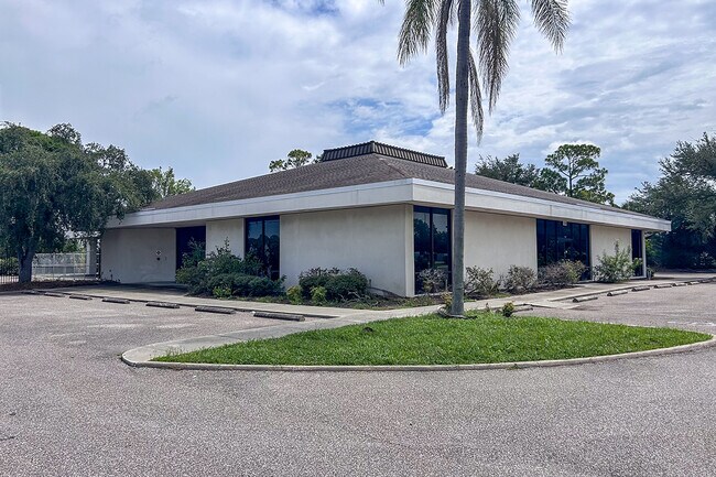 More details for 10290 Regency Park Blvd, Port Richey, FL - Retail for Sale