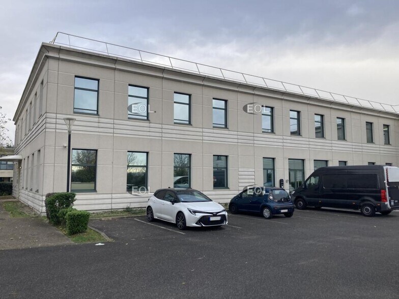Office in Créteil for lease - Building Photo - Image 1 of 2