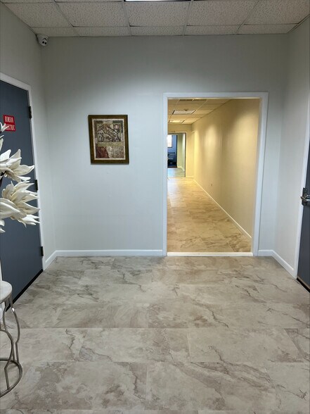 35 Haddon Ave, Shrewsbury, NJ à louer - Photo intérieure - Image 3 de 6