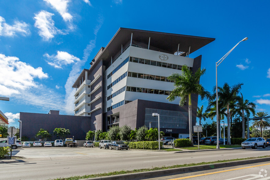 7480 SW 40th St, Miami, FL à vendre - Photo principale - Image 1 de 1